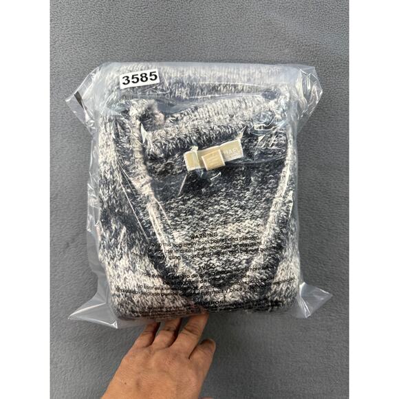 MICHAEL Michael Kors Black & White Stripe V-Neck‎ Knit Pullover Sweater XL - Picture 7 of 7